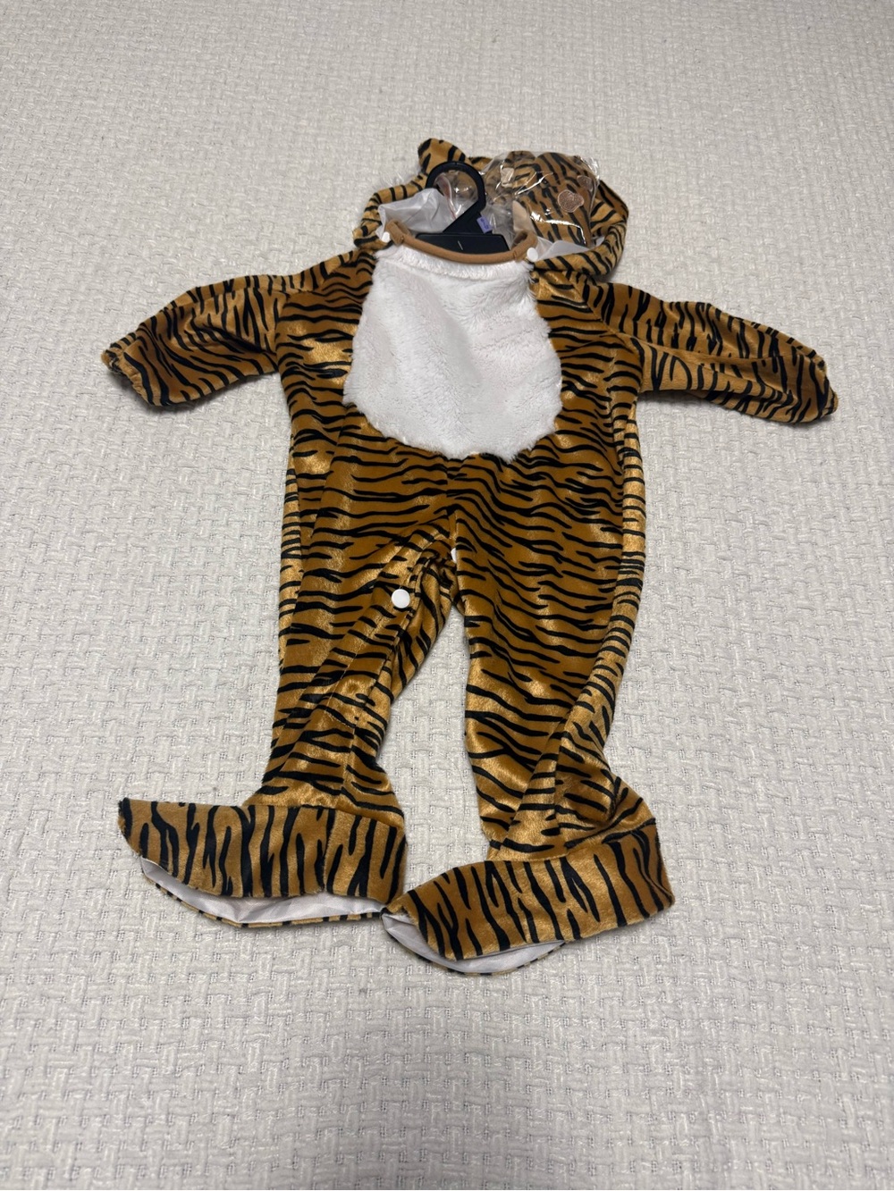 Tiger costume, brand new, 6-12 mo